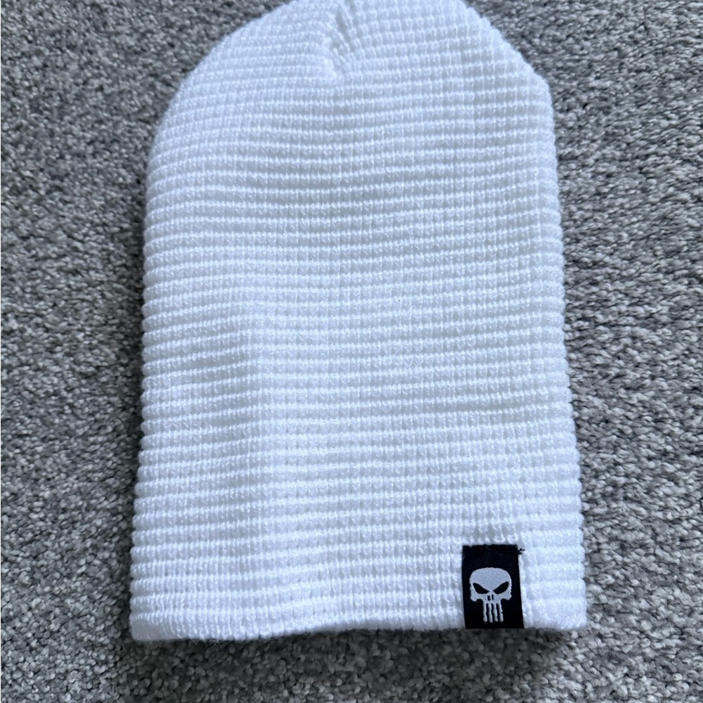 Men’s White Punisher Skull Beanie